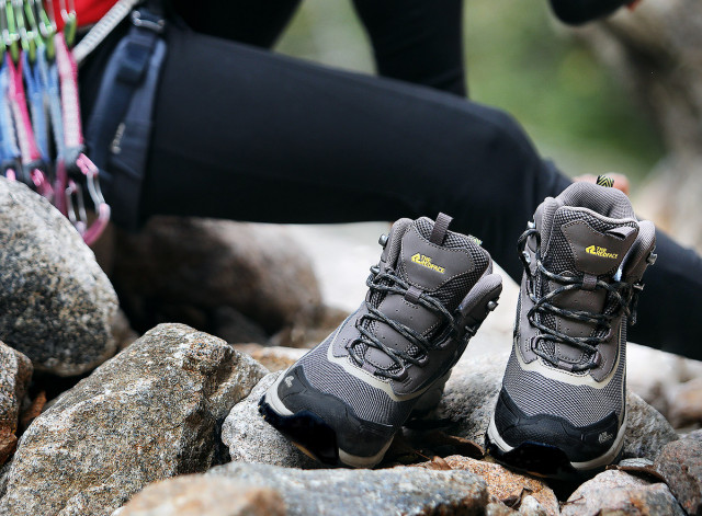 아웃도어 레드페이스, 해빙기 시즌 안전한 산행 돕는 아웃도어 아이템 추천