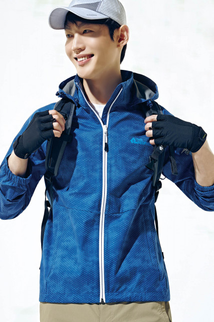 레드페이스, 일교차 큰 봄철 대비한 ‘카모플라쥬’ 아웃도어 재킷 출시