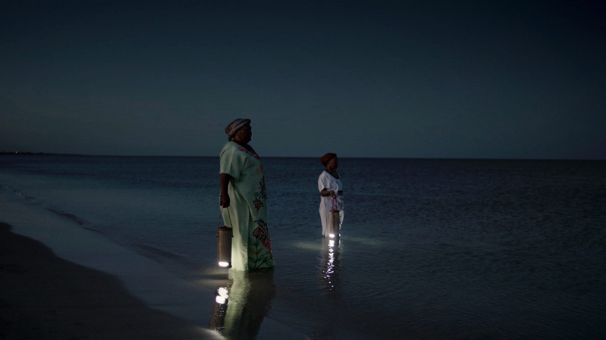 소금물이나 오줌으로 충전되는 휴대용 손전등, 워터라이트