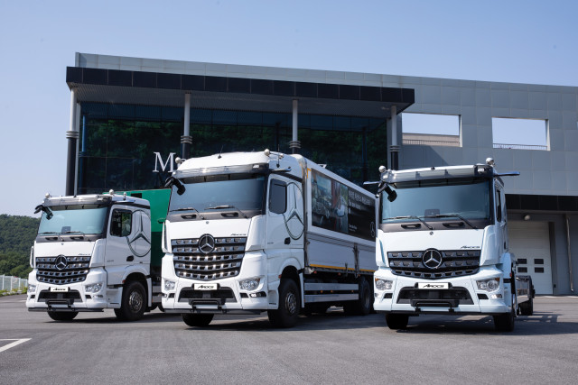 메르세데스-벤츠 트럭, 뉴 아록스 카고 선보여