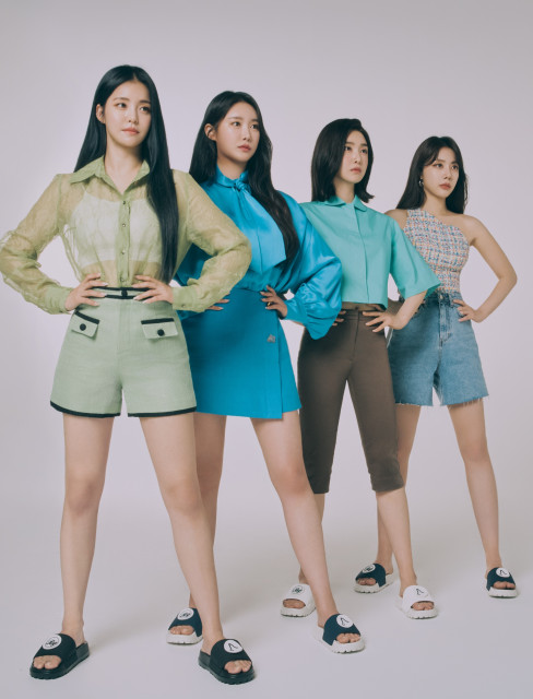 엘칸토, 브레이브걸스와 여름 신상 화보 촬영