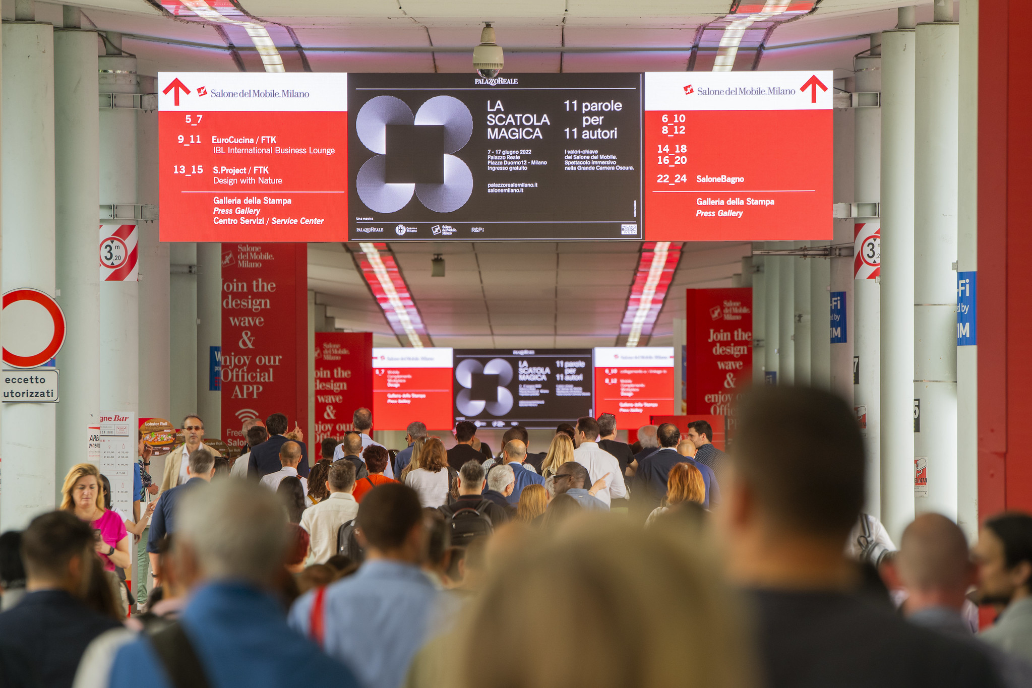 이탈리아 국제가구전시회 메인 전시관에 한국 디자이너의 신제품이 등장했다.