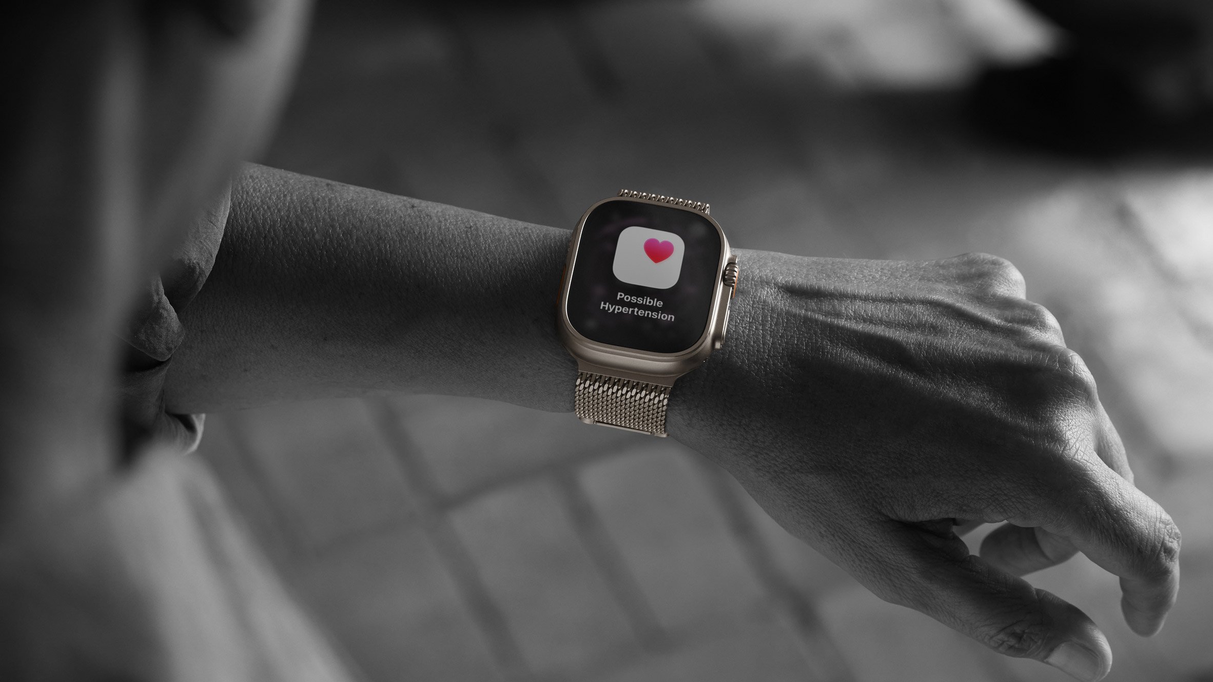 apple-watch-blood-pressure_dezeen_2364_col_0.jpg