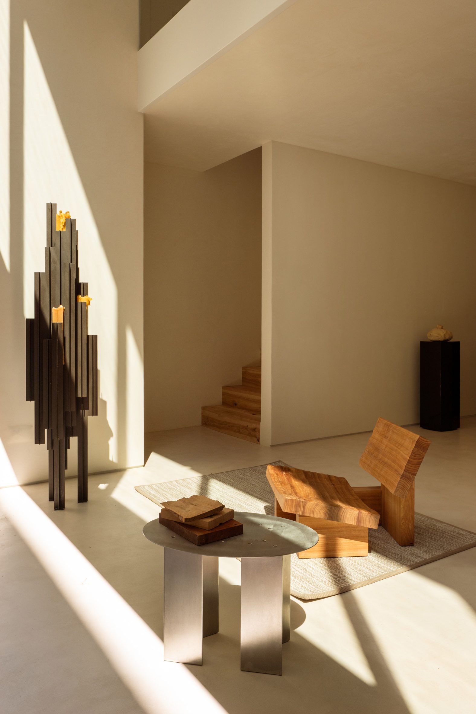 the-modern-spaces-collectors-residence_dezeen_2364_col_3-scaled.jpg