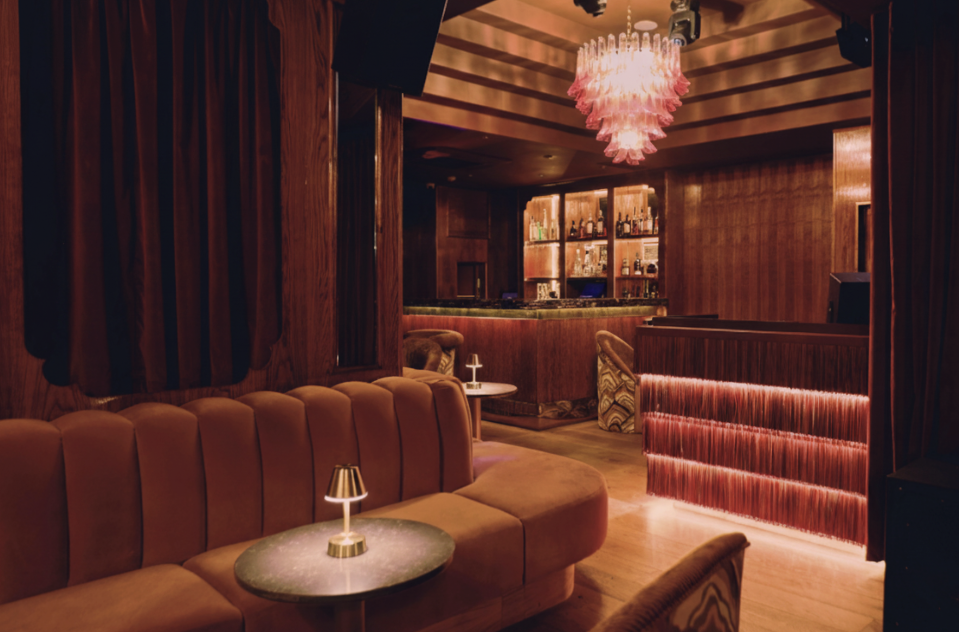 Christabel’s, 구분의 멤버스 클럽에서 사건의 극장으로