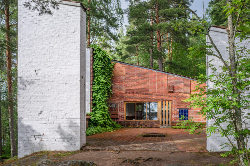 Muuratsalo-Experimental-House-1952%2054-photo-Maija-Holma-%A9-Alvar-Aalto-Foundation-digi-20453_MS-988x659.jpg